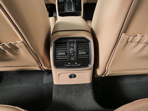 Certified 2026 Porsche Macan Turbo AWD/4WD image 20