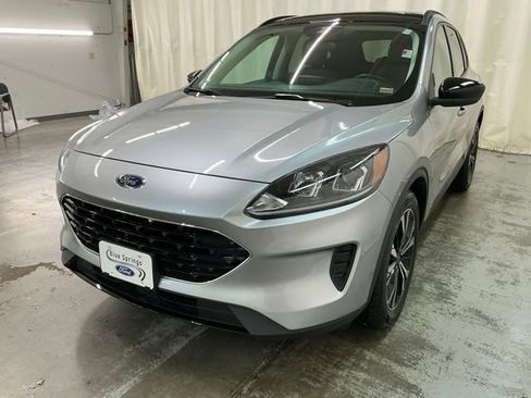 Used 2022 Ford Escape SE FWD image 9