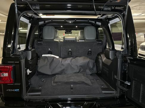 Used 2024 Jeep Wrangler High Altitude AWD/4WD image 6