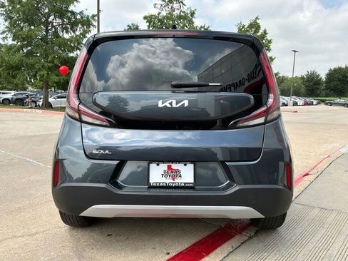 Used 2025 Kia Soul LX w/ LX Technology Package FWD image 7