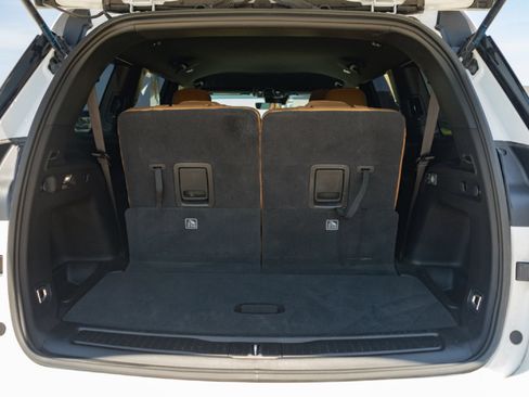Used 2025 Jeep Grand Cherokee L Laredo RWD image 25