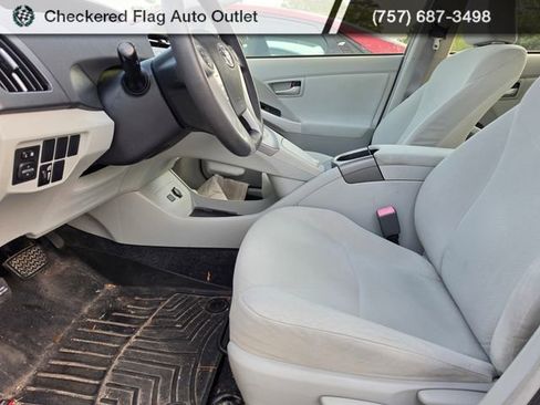 Used 2012 Toyota Prius Two FWD image 9