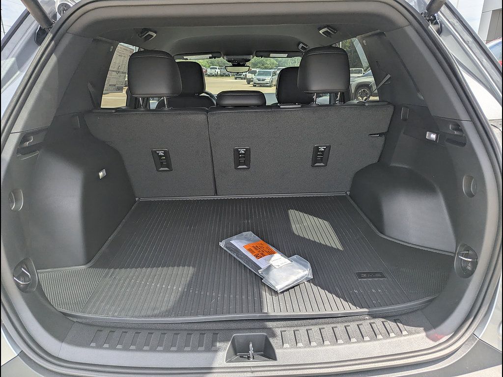 New 2027 GMC Terrain Elevation w/ Elevation Premium Package AWD/4WD image 15