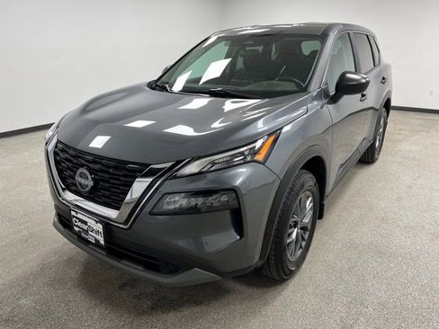 Used 2023 Nissan Rogue S image 4
