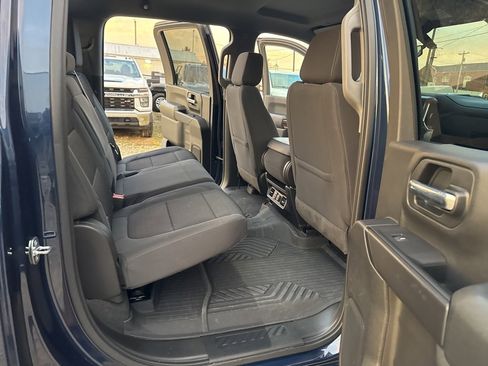 Used 2022 Chevrolet Silverado 2500 LT w/ Convenience Package image 21