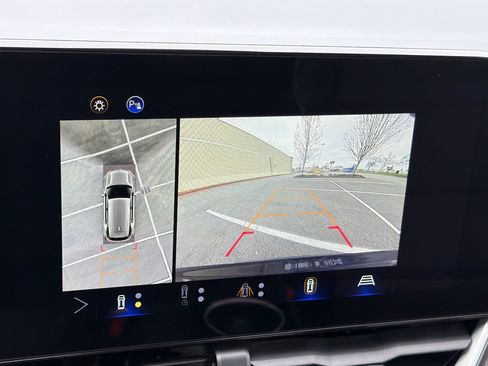 Used 2025 Chevrolet Equinox LT w/ Convenience Package II image 20