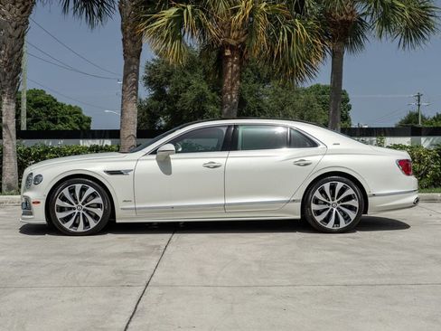 Used 2023 Bentley Flying Spur V8 AWD/4WD image 3