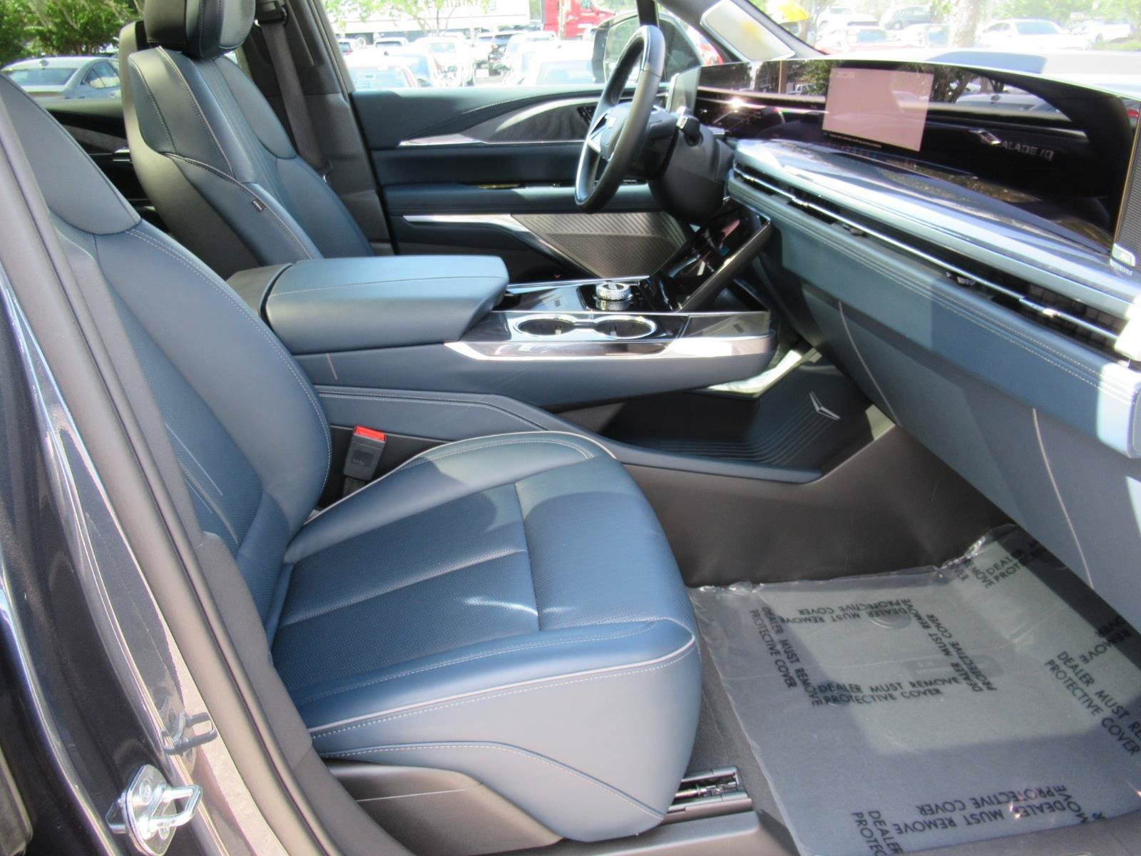 Certified 2026 Cadillac Escalade IQ Sport 2 AWD/4WD image 11