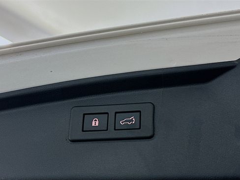 Used 2021 Subaru Outback Limited w/ Popular Package #2 image 32