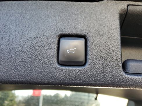 Used 2022 Ford Escape SEL image 32
