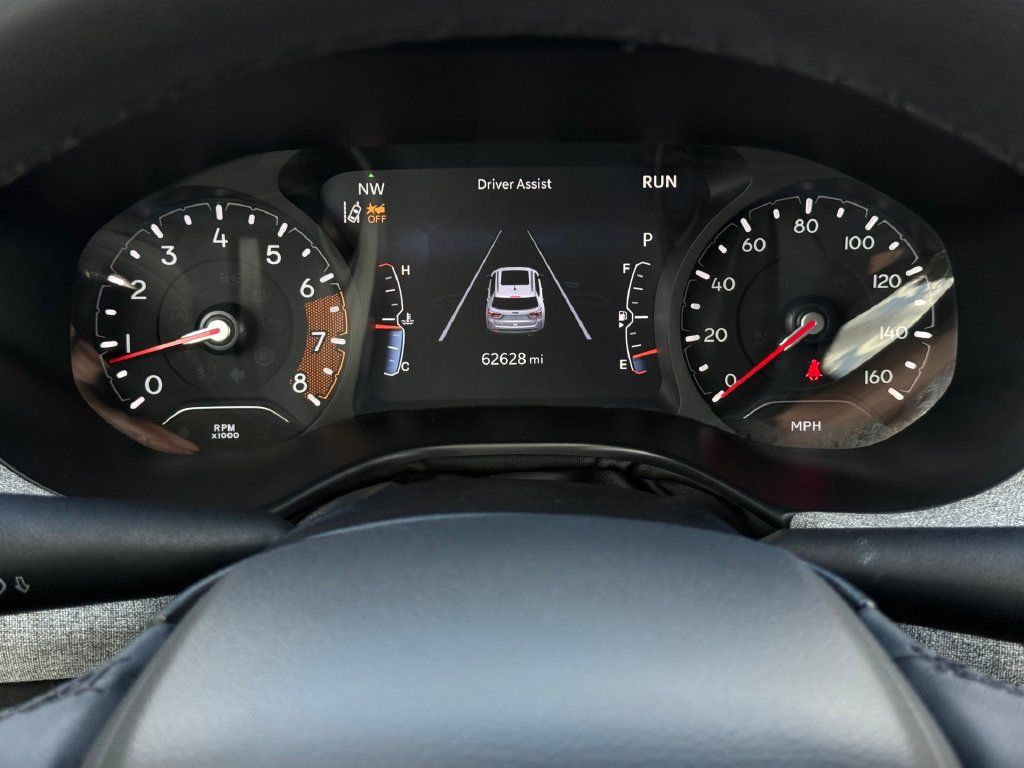 Used 2024 Jeep Compass Latitude AWD/4WD image 13