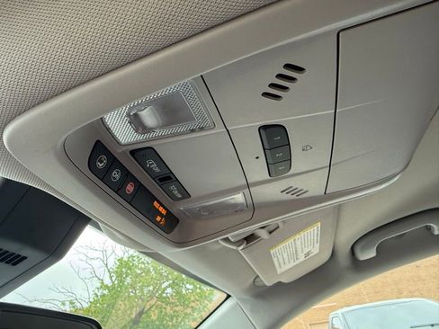 Used 2021 Chevrolet Equinox LT image 21