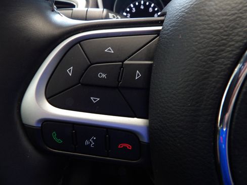 Used 2020 Jeep Compass Latitude w/ Cold Weather Group AWD/4WD image 28
