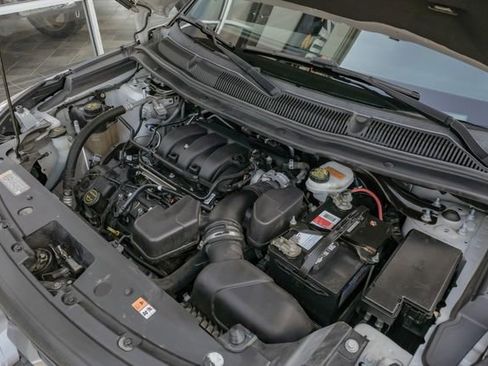 Used 2018 Ford Explorer XLT w/ Equipment Group 202A image 51