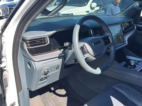 Used 2022 Jeep Grand Wagoneer Series III w/ Flexible Seating Group image 14