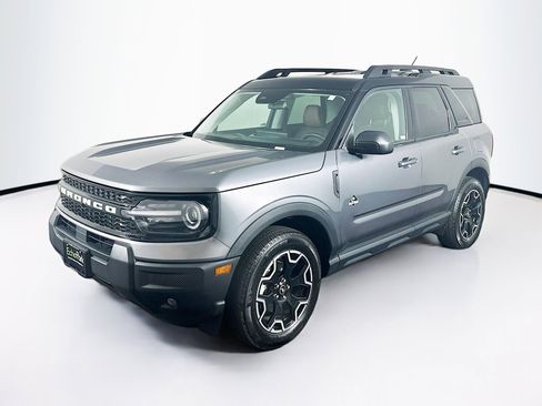 Used 2025 Ford Bronco Sport Outer Banks image 3