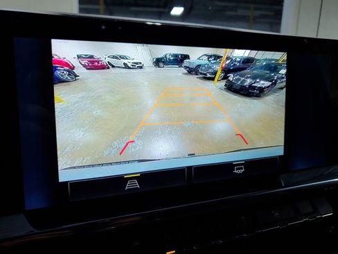 Used 2024 Chevrolet Silverado 1500 LT RWD image 23