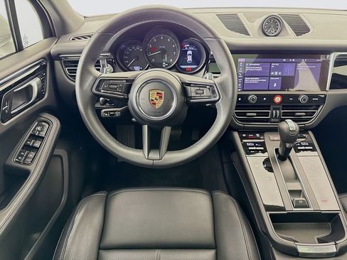 Certified 2025 Porsche Macan image 26
