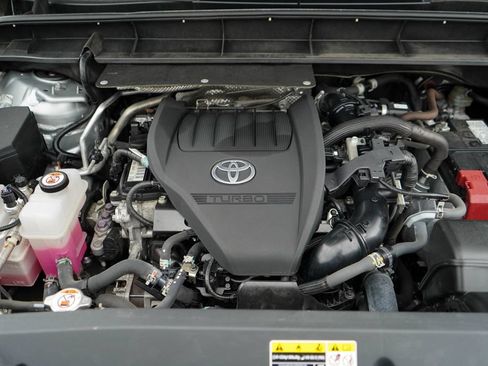 Used 2023 Toyota Highlander LE AWD/4WD image 14