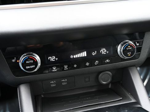 Used 2025 Mitsubishi Outlander SE image 28