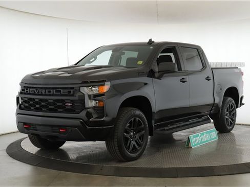 Used 2023 Chevrolet Silverado 1500 Custom Trail Boss w/ LPO, Dark Essentials Package image 10