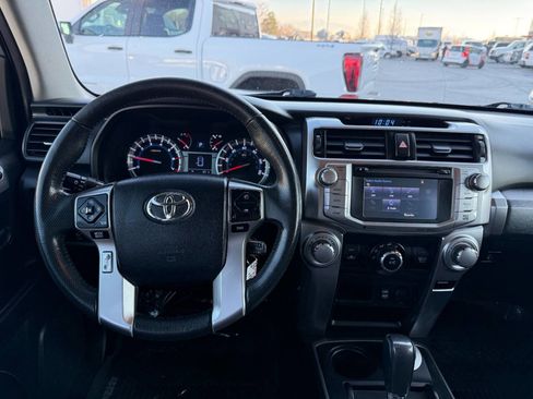 Used 2019 Toyota 4Runner SR5 AWD/4WD image 29