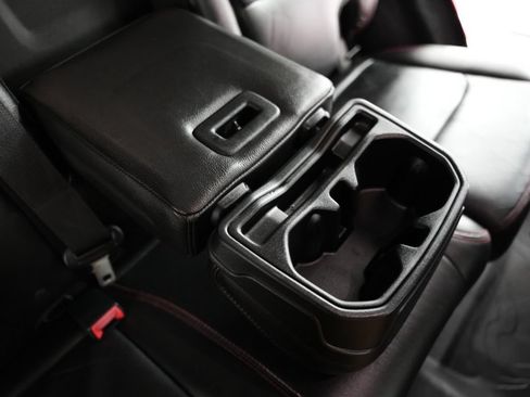 Used 2018 Jeep Wrangler Unlimited Rubicon AWD/4WD image 39
