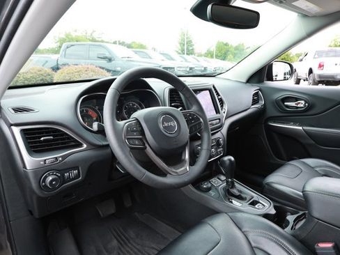 Used 2022 Jeep Cherokee Latitude Lux w/ Mopar Interior Package AWD/4WD image 24