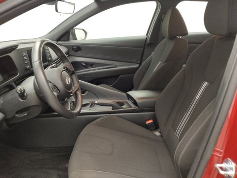 Used 2025 Hyundai Elantra Sport FWD image 17