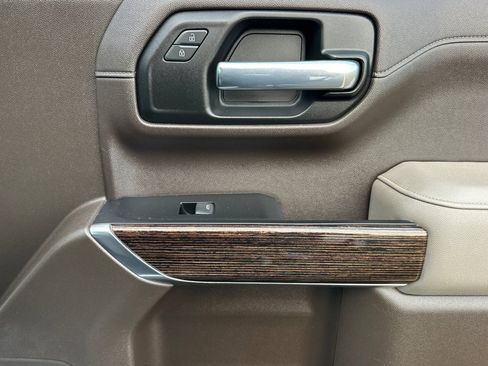 Used 2022 GMC Sierra 1500 SLE w/ X31 Off-Road Package image 18