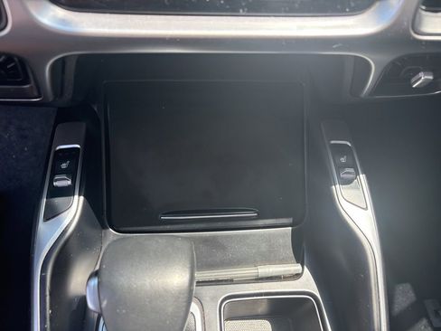 Used 2021 Kia Sorento S w/ Panoramic Sunroof Package AWD/4WD image 18