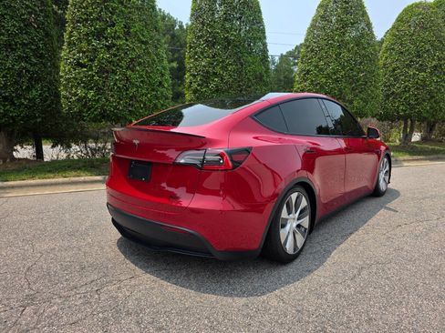 Used 2021 Tesla Model Y 2WD image 5