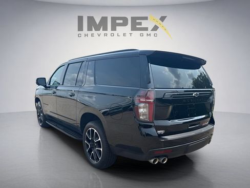 Used 2023 Chevrolet Suburban RST w/ Sport Performance Package AWD/4WD image 3