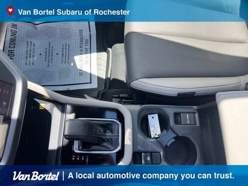 Used 2025 Subaru Forester Limited AWD/4WD image 22