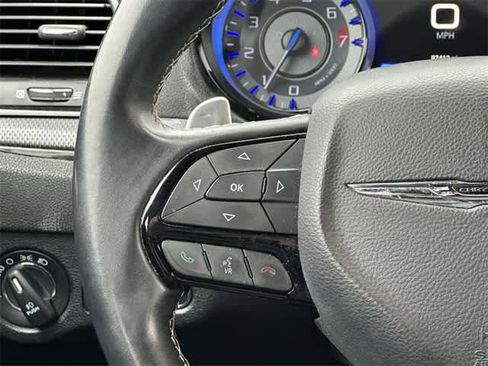 Used 2016 Chrysler 300 S image 8