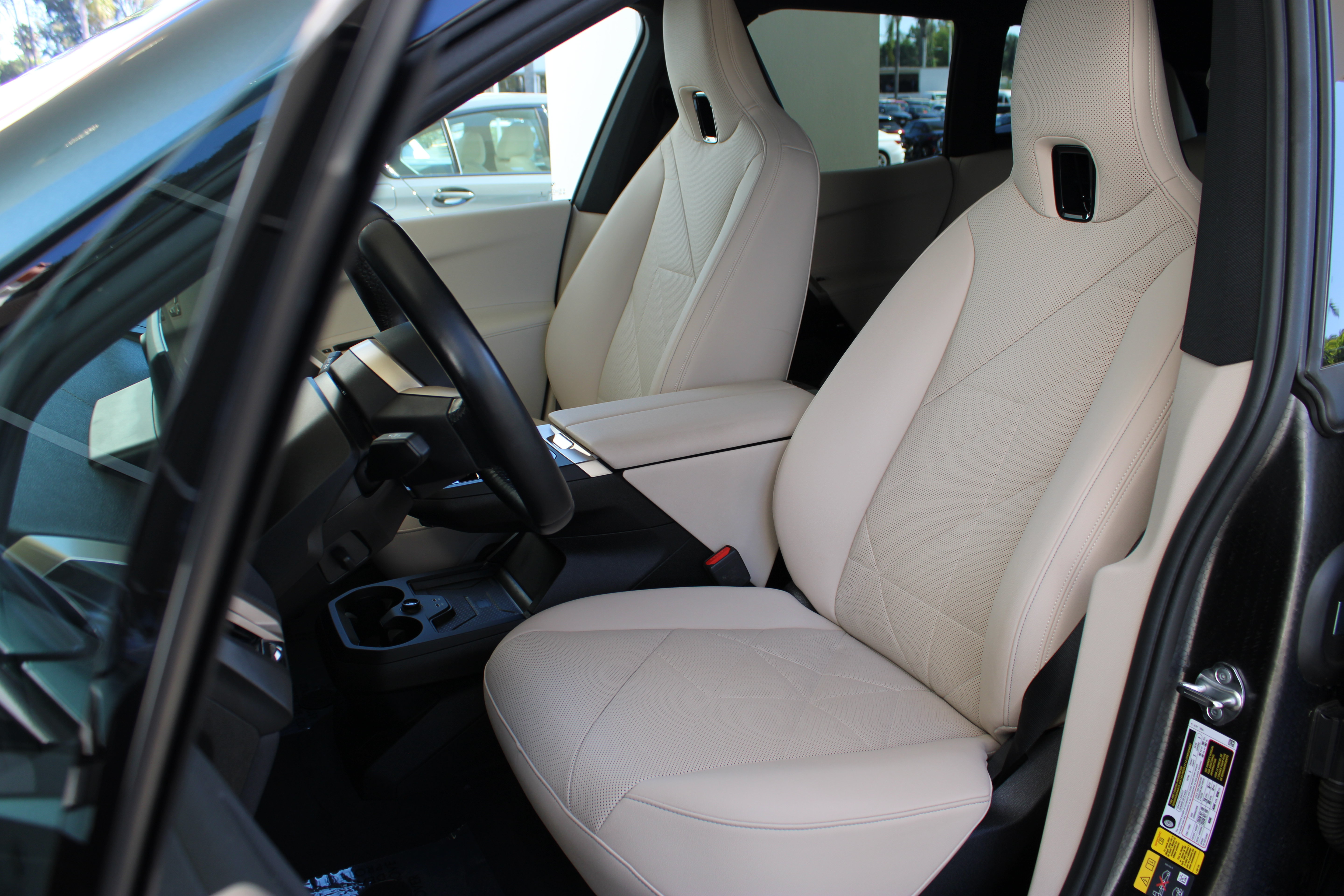 Used 2024 BMW iX xDrive50 AWD/4WD image 14