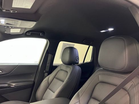 Used 2025 Chevrolet Equinox LT w/ Convenience Package II FWD image 16