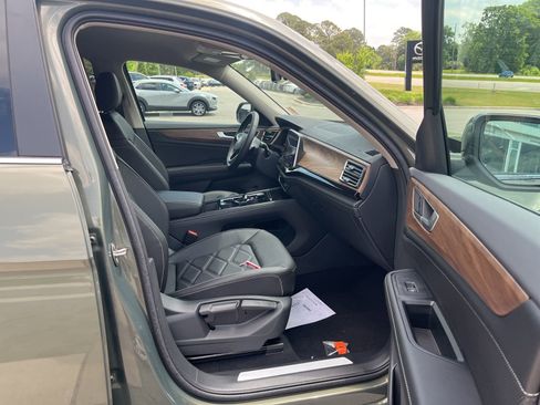 New 2026 Volkswagen Atlas SE FWD image 30