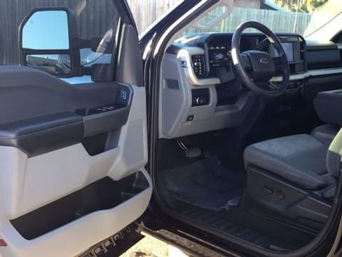 Used 2025 Ford F250 XLT image 17