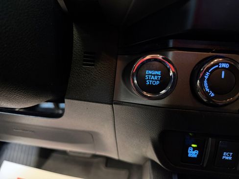 Used 2021 Toyota Tacoma TRD Off-Road w/ Technology Package image 24