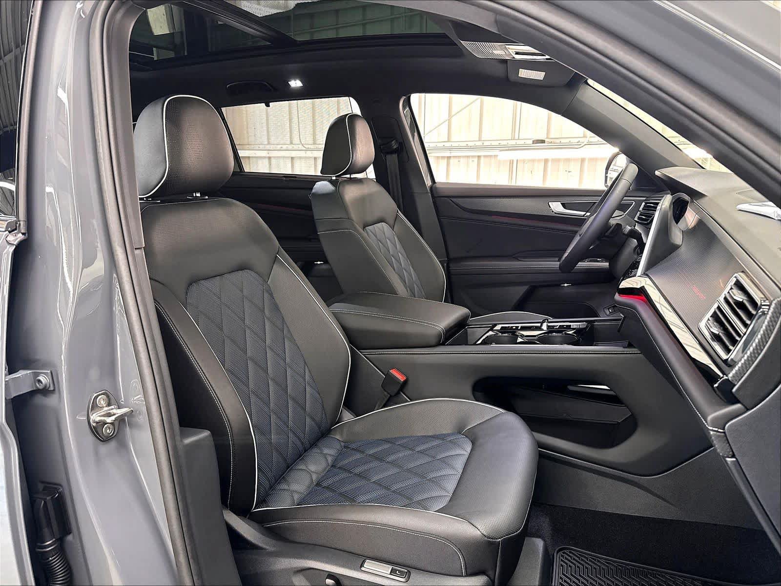 New 2026 Volkswagen Atlas Cross Sport SEL Premium R-Line AWD/4WD image 11