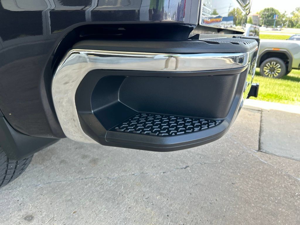 Certified 2024 GMC Sierra 1500 SLT AWD/4WD image 11
