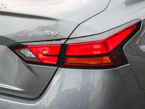 Used 2023 Nissan Altima 2.5 SV image 10