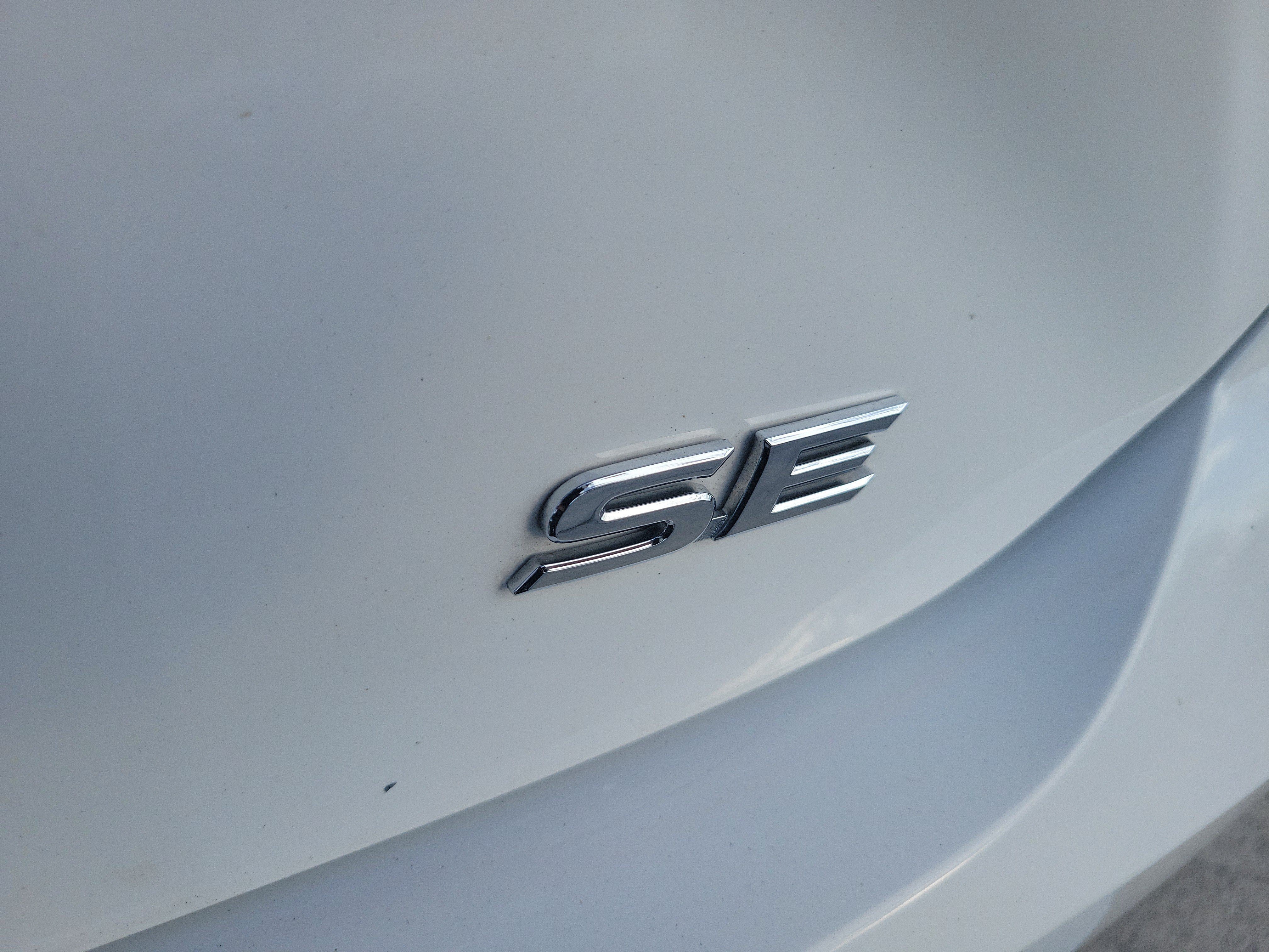 Used 2026 Toyota Camry SE w/ Multimedia Upgrade Package FWD image 9