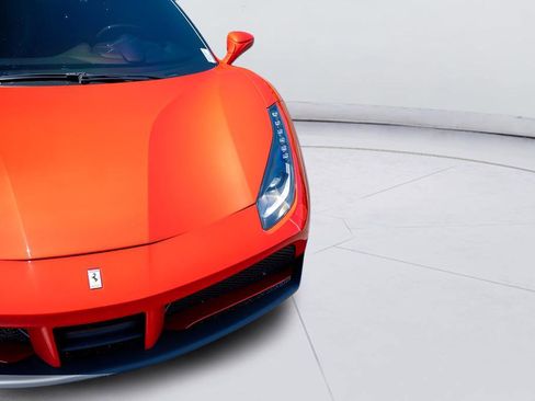 Used 2017 Ferrari 488 GTB RWD image 16