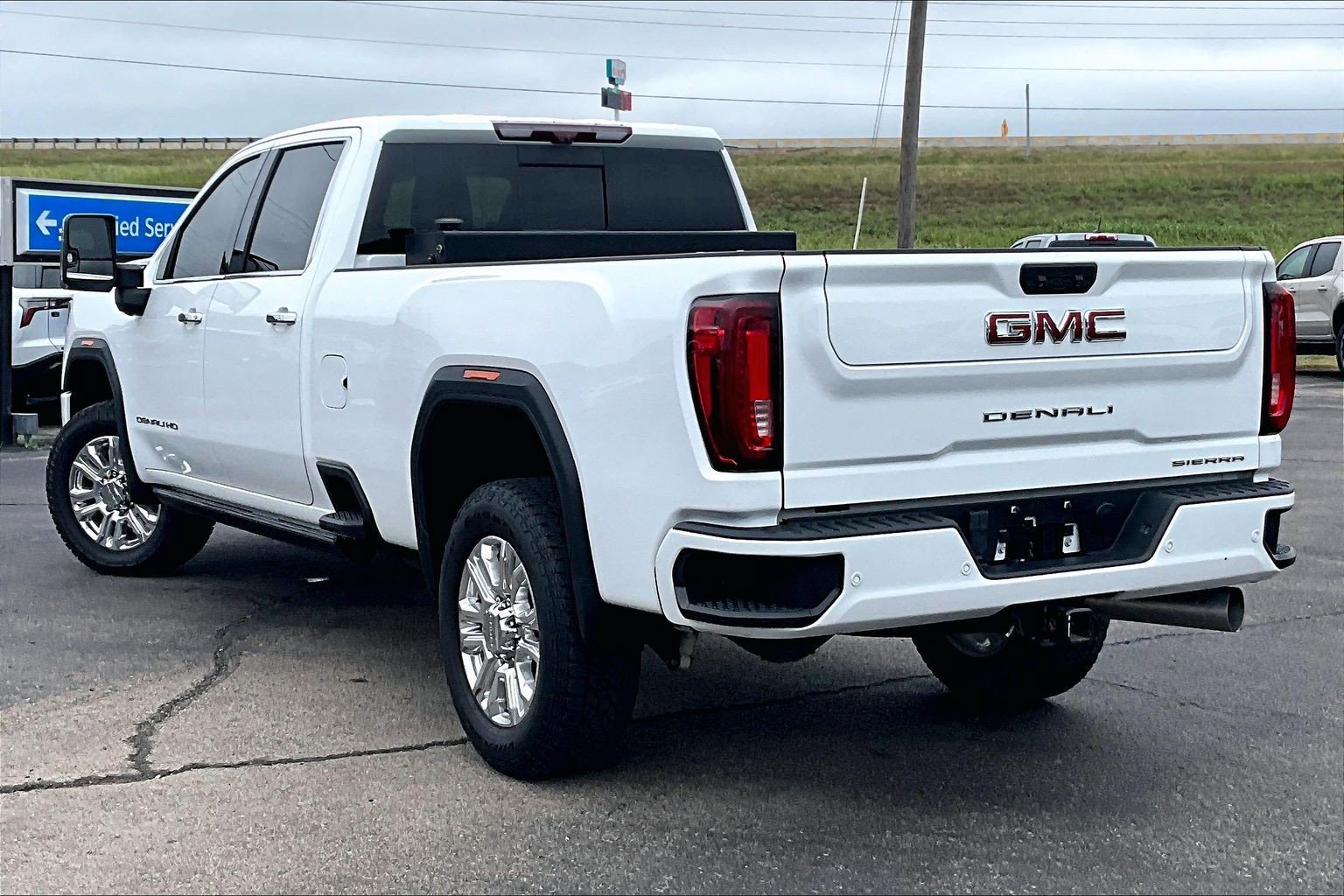 Used 2021 GMC Sierra 3500 Denali w/ Denali Ultimate Package AWD/4WD image 12