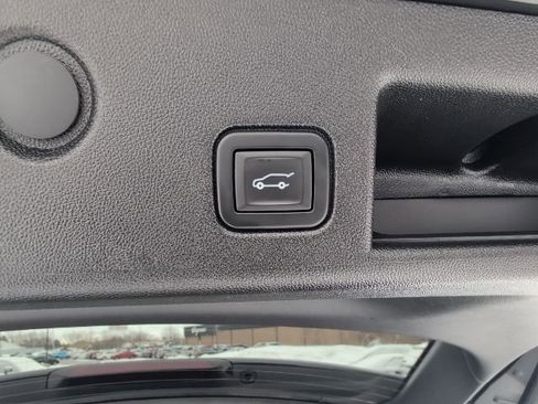 Used 2020 Chevrolet Equinox LT w/ Midnight Edition image 34