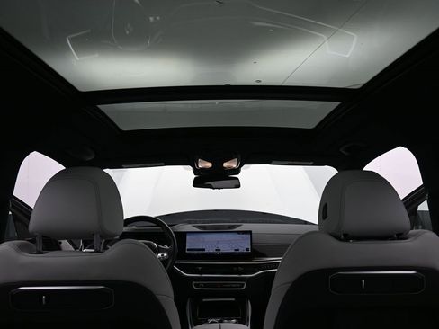 Used 2024 BMW X5 xDrive40i w/ Premium Package image 17