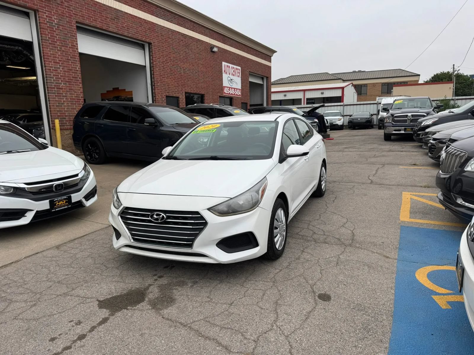Used 2020 Hyundai Accent SE FWD image 1