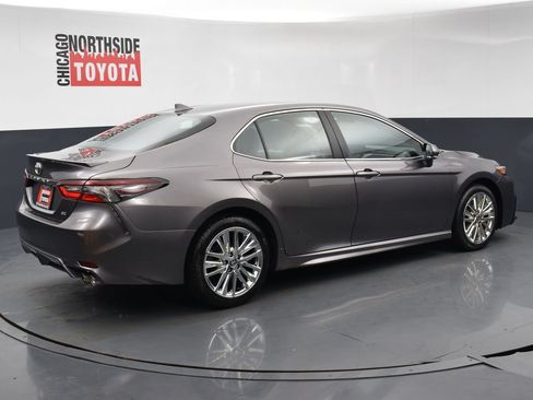 Used 2024 Toyota Camry SE FWD image 4